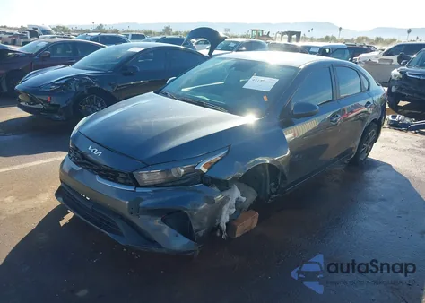 2022 Kia Forte Lxs z USA, uszkodzony, nr VIN 3KPF24AD5NE440937
